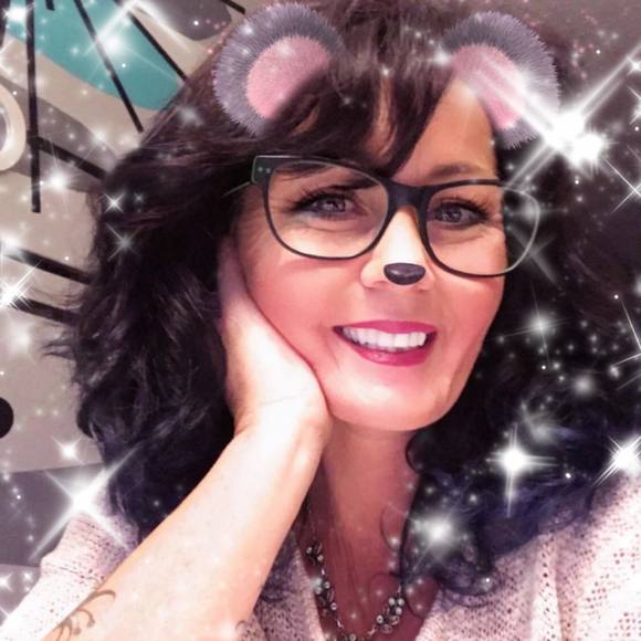 Meet your Posher, Claire - Picture 1 of 1